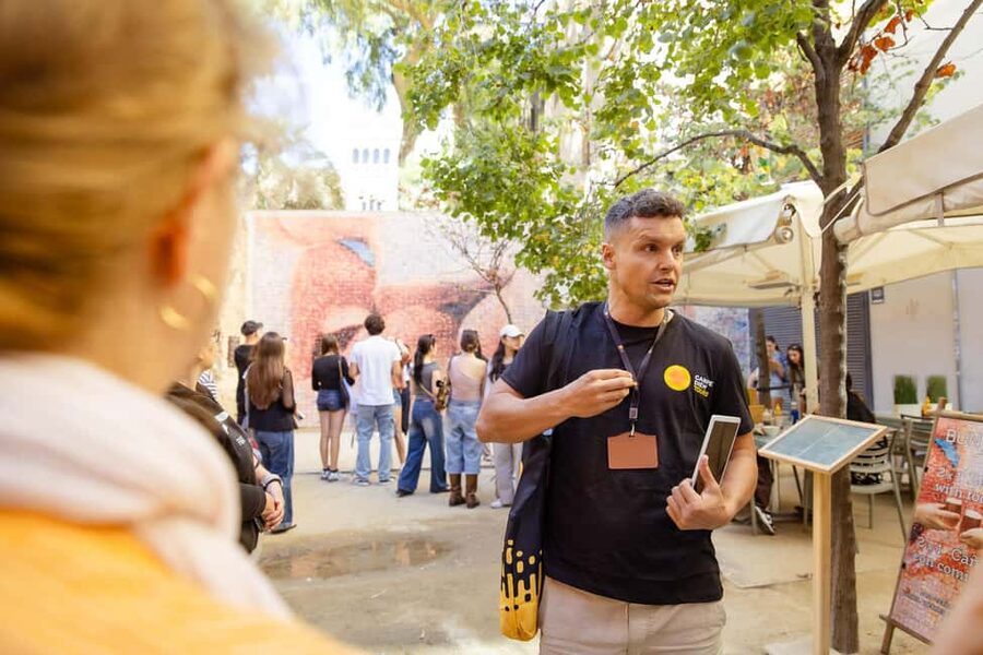 Barcelona: City Walking Tour with Local Guide - Why this Gothic Quarter walk works so well