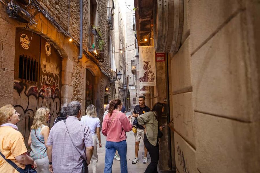 Barcelona: City Walking Tour with Local Guide - La Casa de l’Ardiaca and Carrer del Bisbe