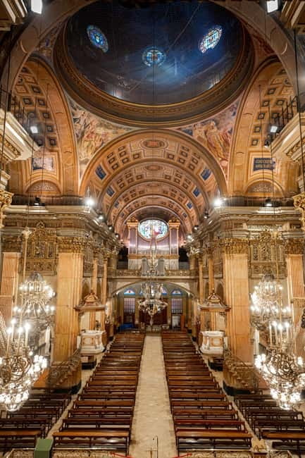 Barcelona: Classical Music Concert of Vivaldi, Mozart & More - The orchestra, violin, and soprano