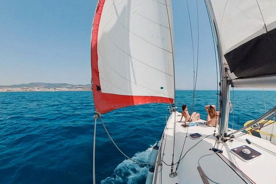 Barcelona: Coastline Boat Trip with Snacks and Cava - The swimming stop and changing sea conditions