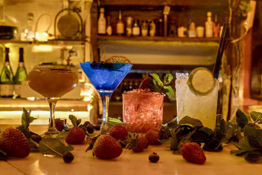 Barcelona: Cocktail Making Class with Tapas - A cocktail class inside Barcelona’s Gothic Quarter