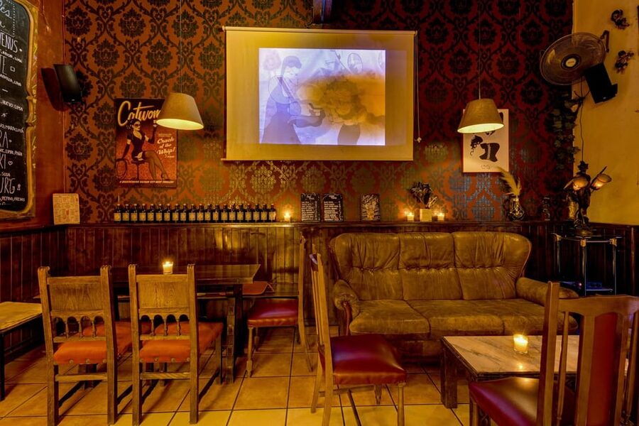 Barcelona: Cocktail Making Class with Tapas - What you actually learn behind the bar