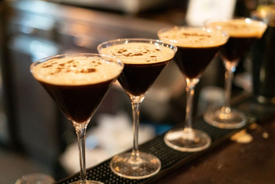 Barcelona: Cocktail Master Class by Mixologist with Tapas - Quick takeaways