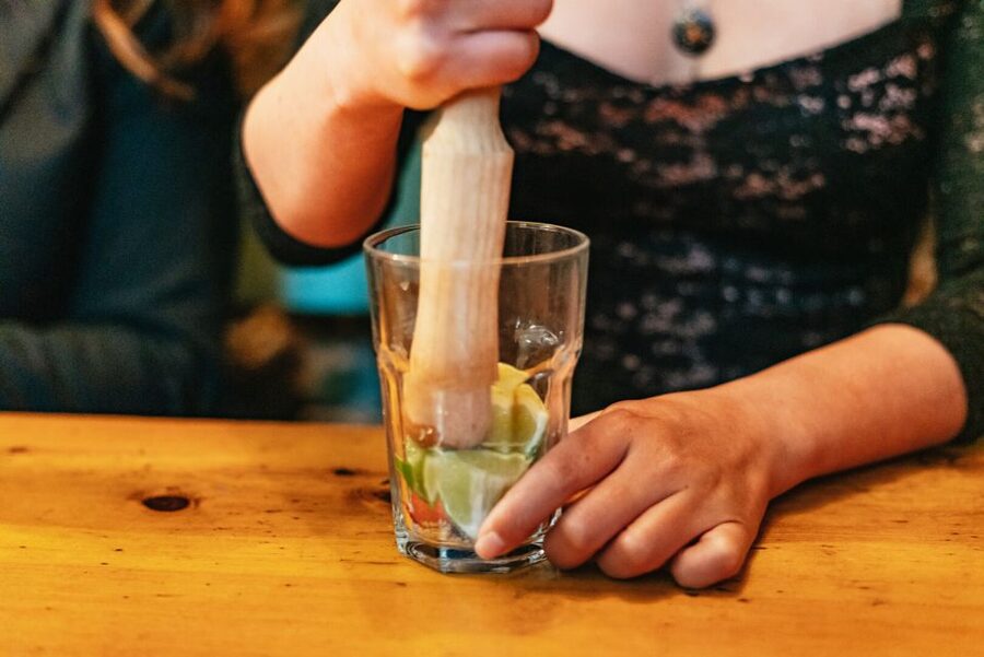 Barcelona: Cocktail Master Class by Mixologist with Tapas - FAQ
