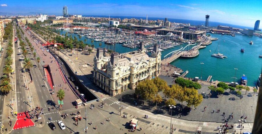 Barcelona: Columbus Monument - What you can identify from the top