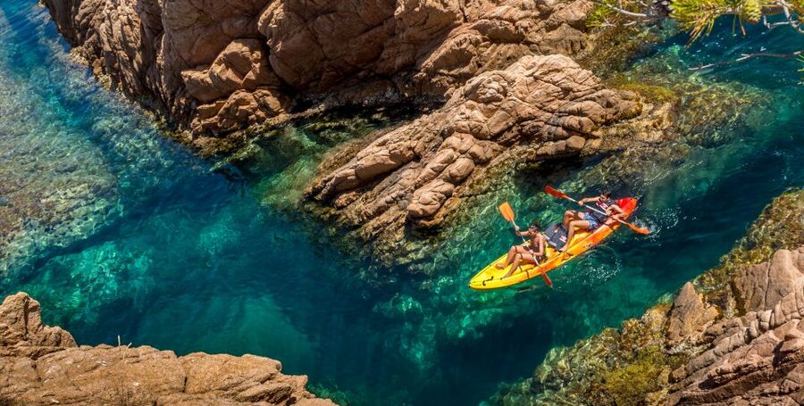 Barcelona: Costa Brava Kayak, Snorkel & Cliff Jump & Lunch - Lunch and time at Platja de Sant Pol