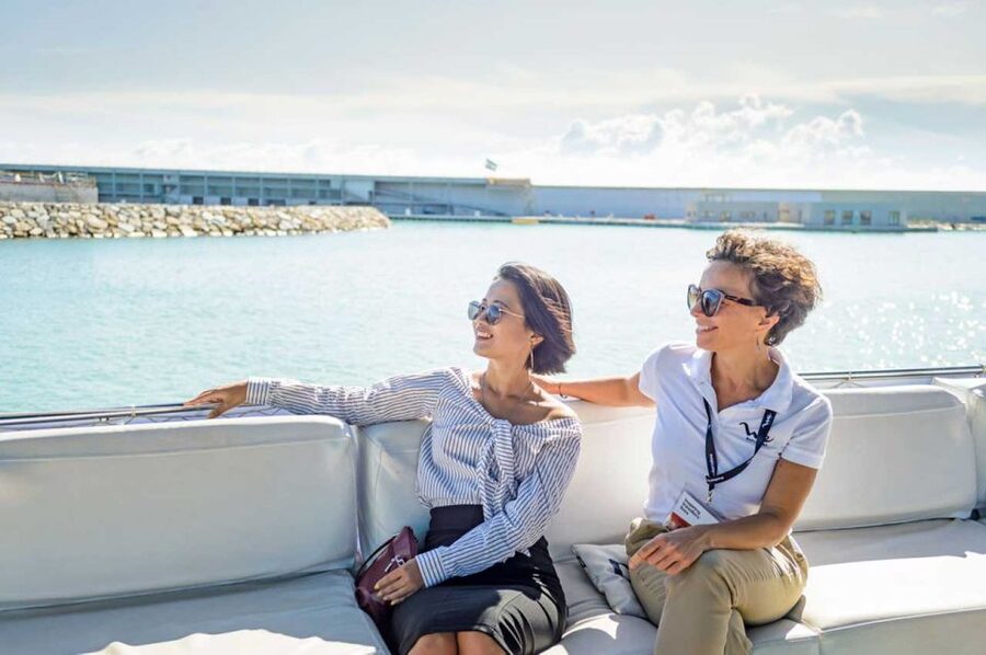 Barcelona: E-Bike Tour with Montjuic Cable Car & Boat Ride - Starting in El Raval and crossing Paral·lel Avenue