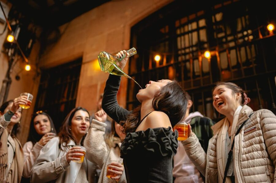 Barcelona: El Born Food Walking Tour with Tapas and Drinks - Patatas Bravas, Pimientos, and Four Drink Pairings