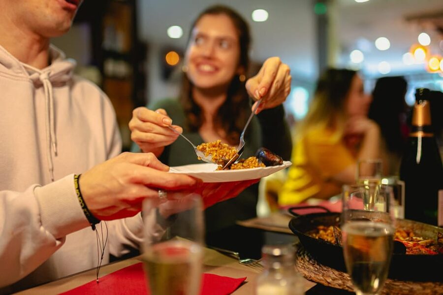 Barcelona: El Born Food Walking Tour with Tapas and Drinks - Who Should Book This Experience