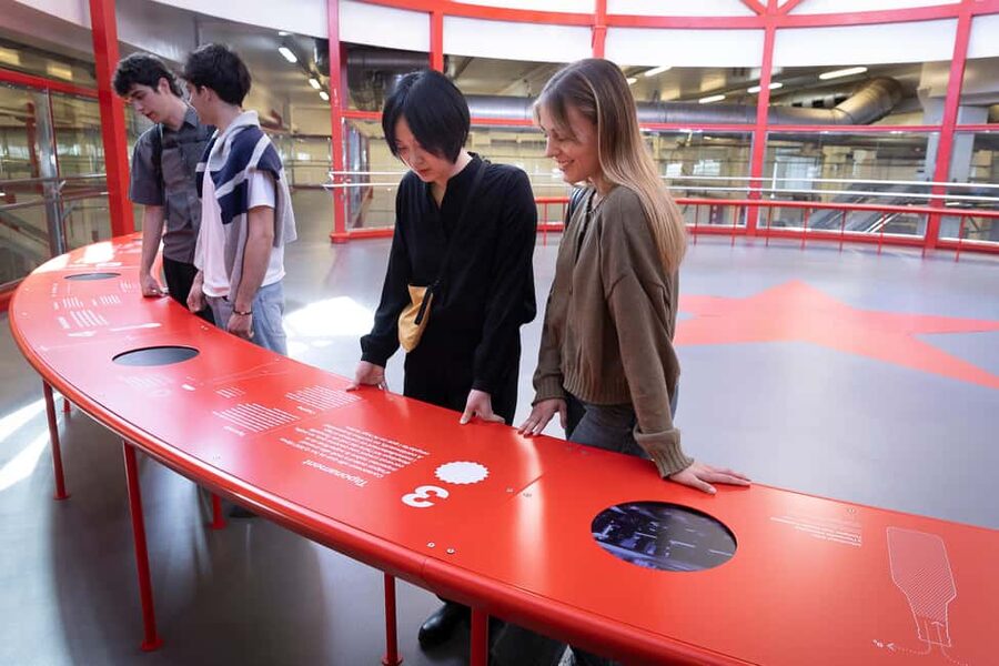 Barcelona: Estrella Damm Brewery Guided Tour with Tasting - Accessibility and language