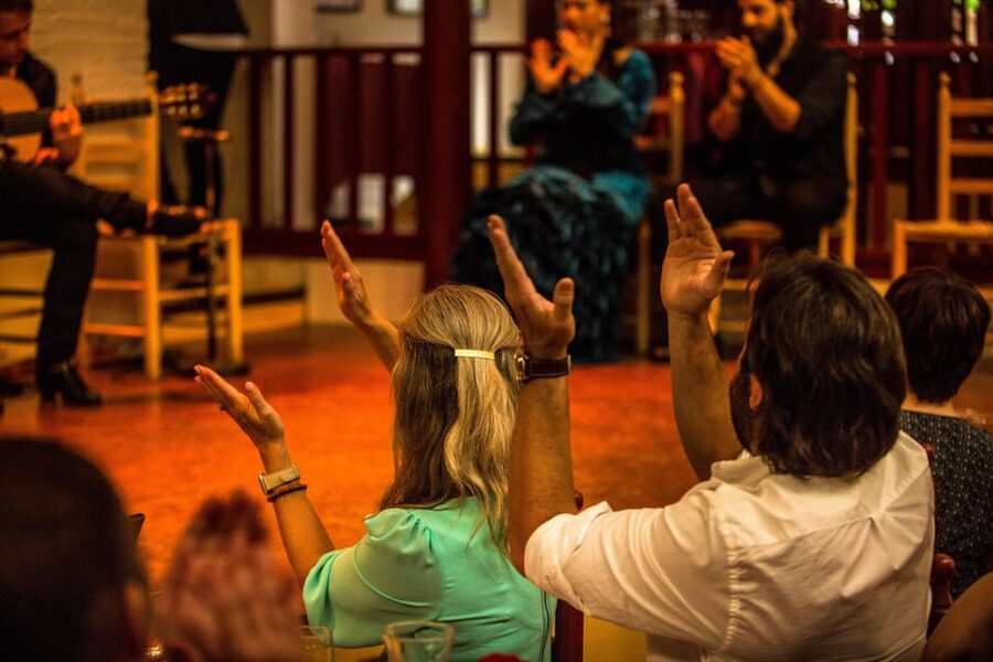 Barcelona: Flamenco Show with Dinner at Tablao de Carmen - What dinner adds to the evening