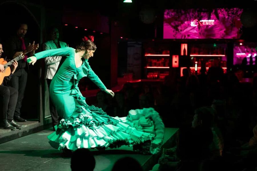 Barcelona: Flamenco Show with Drink at La Rambla - El Duende brings flamenco close to the audience