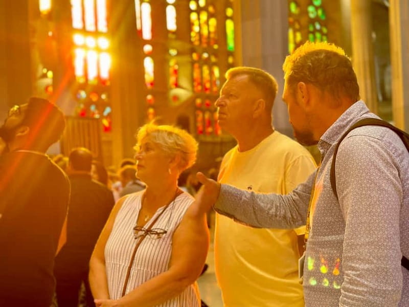 Barcelona: Gothic Quarter, Sagrada Familia & Park Güell Tour - Key points to know before booking