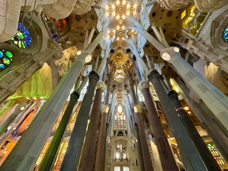 Barcelona: Gothic Quarter, Sagrada Familia & Park Güell Tour - The city drive past Gaudí’s houses