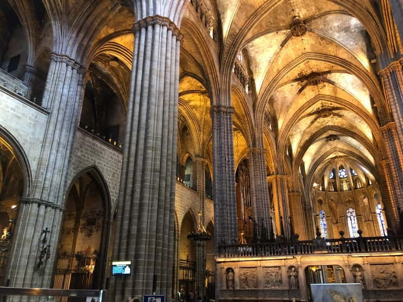 Barcelona: Gothic Quarter, Sagrada Familia & Park Güell Tour - The one-hour break before Sagrada Familia