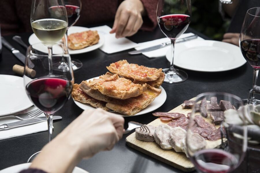 Barcelona Gourmet Food & Wine Tour with Local Expert - What $135 really buys you