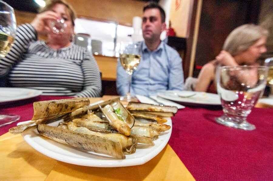 Barcelona Gourmet Food & Wine Tour with Local Expert - Who will enjoy this Barcelona food tour?