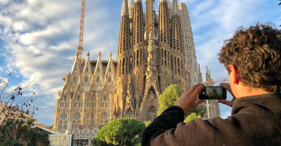Barcelona: Guided Bike or E-Bike City Tour - Barcelona Cathedral and Palau de la Música
