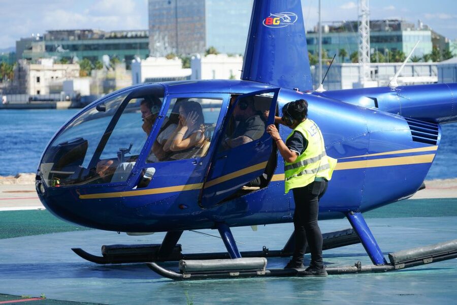 Barcelona: Helicopter Flight with Optional Yacht Cruise - The good and the less convenient parts