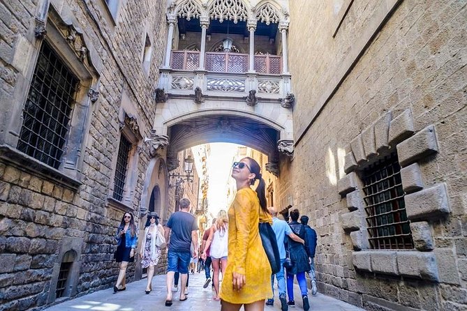 Barcelona Helicopter, Sailboat & Old Town Private Walking Tour - Passeig de Gràcia and Gaudí’s modernist showpieces
