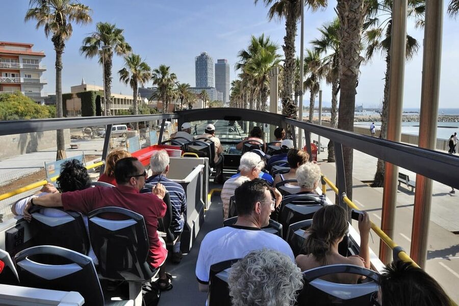Barcelona: Hop-On Hop-Off Bus with Sailing Cruise - Key points to know before booking