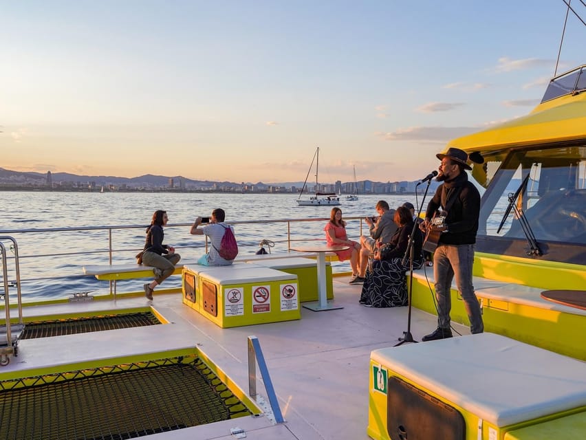 Barcelona: Hop-On Hop-Off Bus with Sailing Cruise - Barcelona from Port Vell to Port Olímpic
