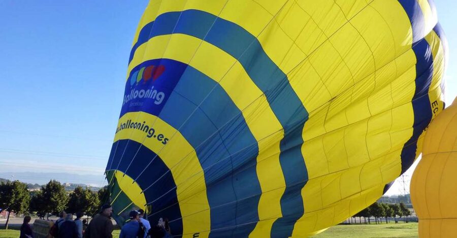 Barcelona: Hot Air Balloon Ride with Optional Transportation - Key points to know before you book