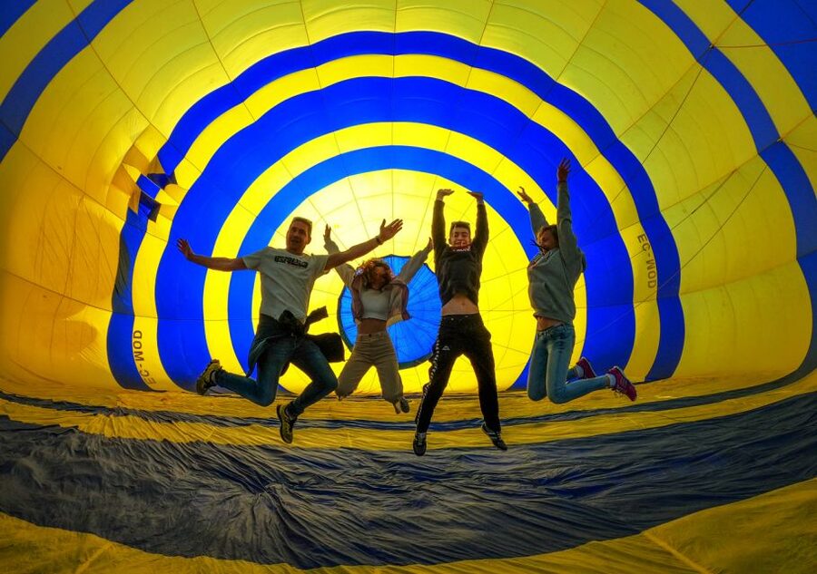 Barcelona: Hot Air Balloon Ride with Optional Transportation - Why this flight is different from a Barcelona sightseeing tour