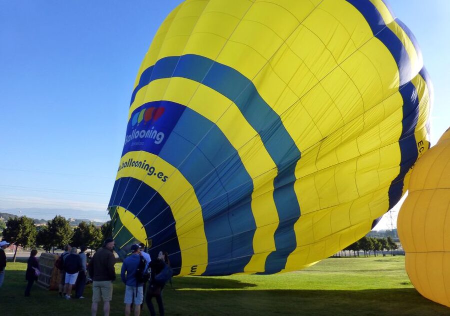 Barcelona: Hot Air Balloon Ride with Optional Transportation - Is $201 good value?