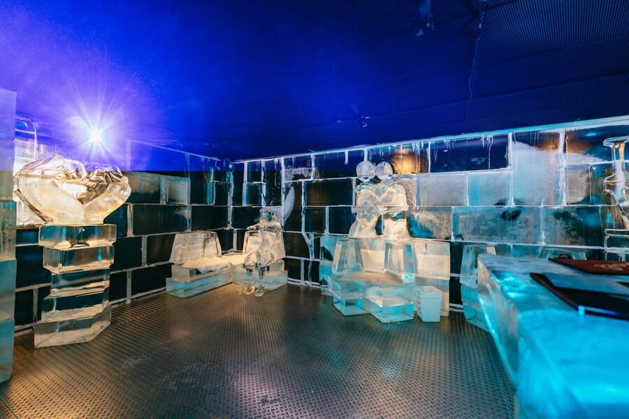 Barcelona: Icebar experience, located at the beach !! - Best timing, clothing, and planning tips