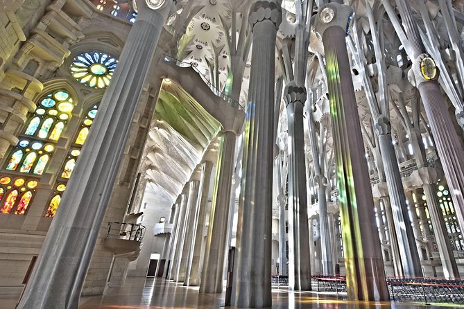 Barcelona in 1 Day: Sagrada Familia, Park Guell,Old Town & Pickup - A fast but thoughtful way to see Barcelona