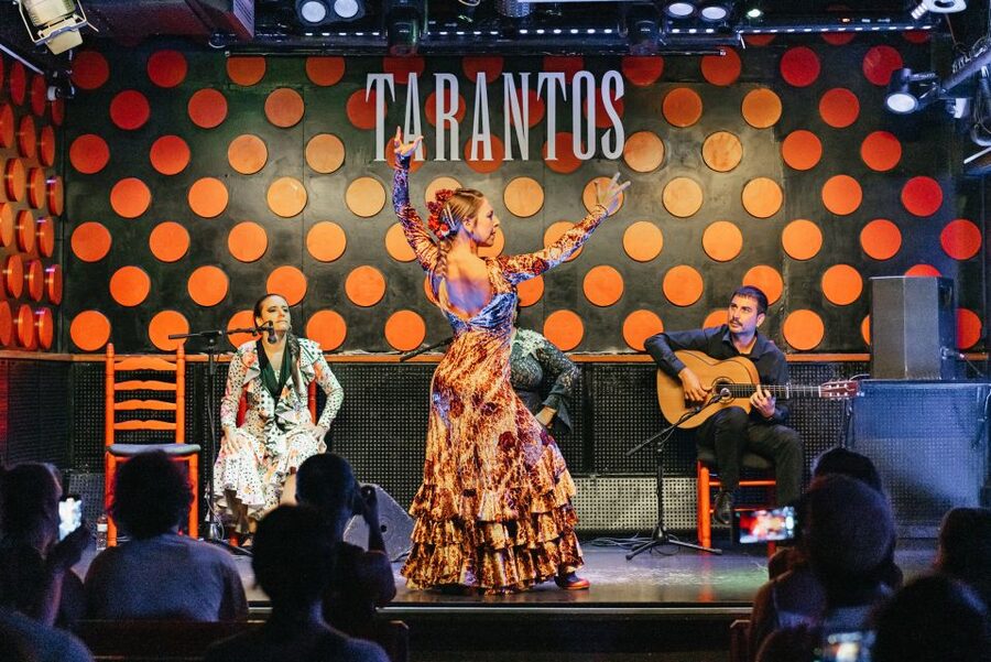 Barcelona: Los Tarantos Flamenco Show - Why Plaça Reial Adds to the Evening
