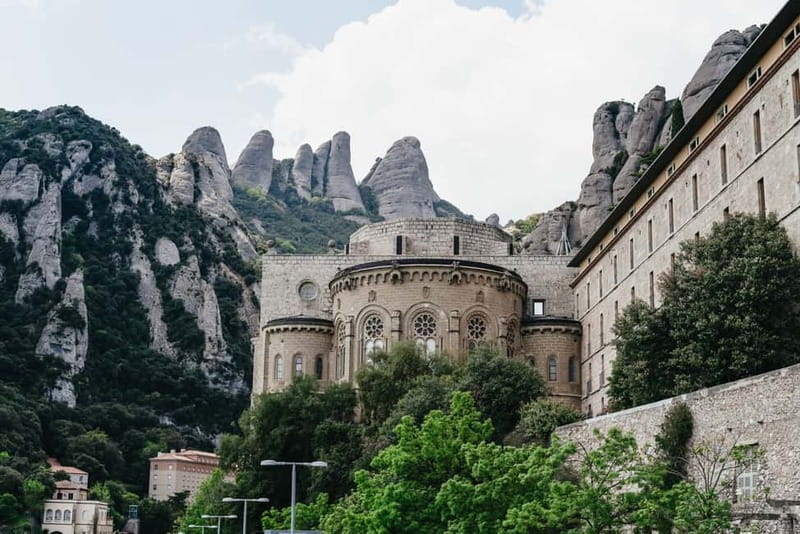 Barcelona: Montserrat and Winery Tour with Tapas or Lunch - Half-day or full-day: choosing the right version