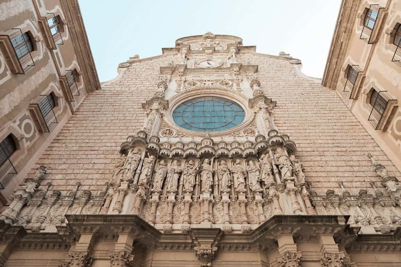 Barcelona: Montserrat Tour with Transport & Basilica Option - What the guides add to the day