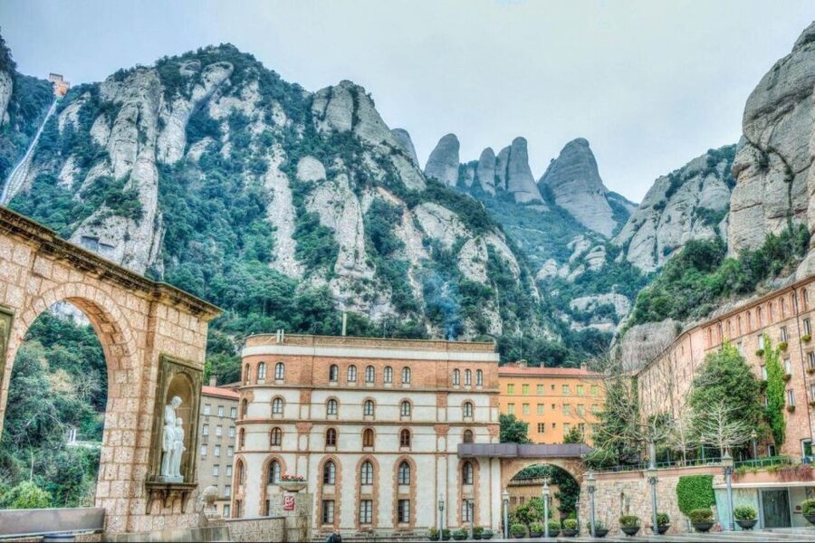 Barcelona: Montserrat Tour with Transport & Basilica Option - Should you book the Basilica option?