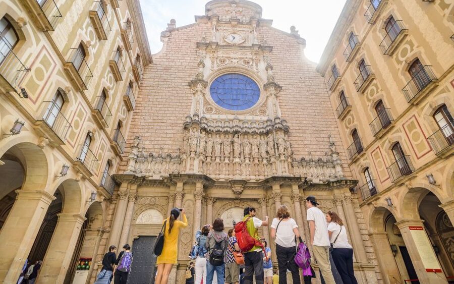 Barcelona: Montserrat Visit & Lunch at Farmhouse Small Group - Touring the Montserrat Abbey for 90 minutes