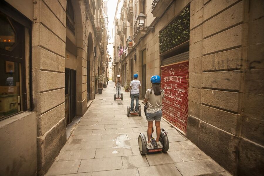 Barcelona: Old Port and Gothic Quarter Guided Segway Tour - Parc de la Ciutadella and Arc de Triomf