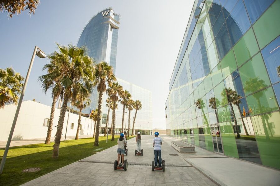 Barcelona: Old Port and Gothic Quarter Guided Segway Tour - Should you book the one-hour route?