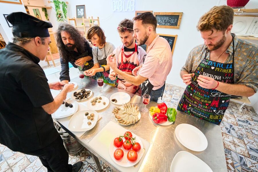 Barcelona: Paella Cooking Class with Market Visit and More - Practical details that can save your class
