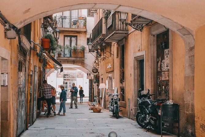 Barcelona Paella Cooking Class with Market Visit, Tapas & Sangria - Who should book this Barcelona food experience?
