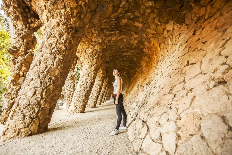 Barcelona: Park Güell Admission Ticket - Getting there without an exhausting start