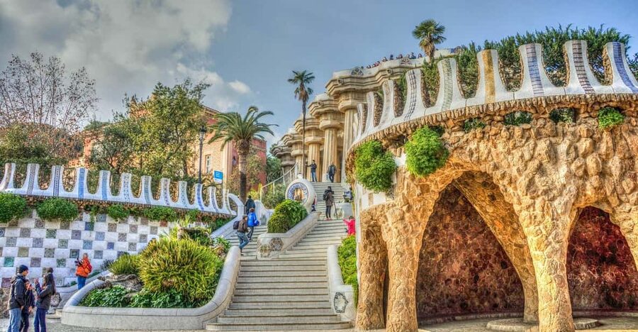 Barcelona: Park Güell Guided Tour - What you see during the one-hour route