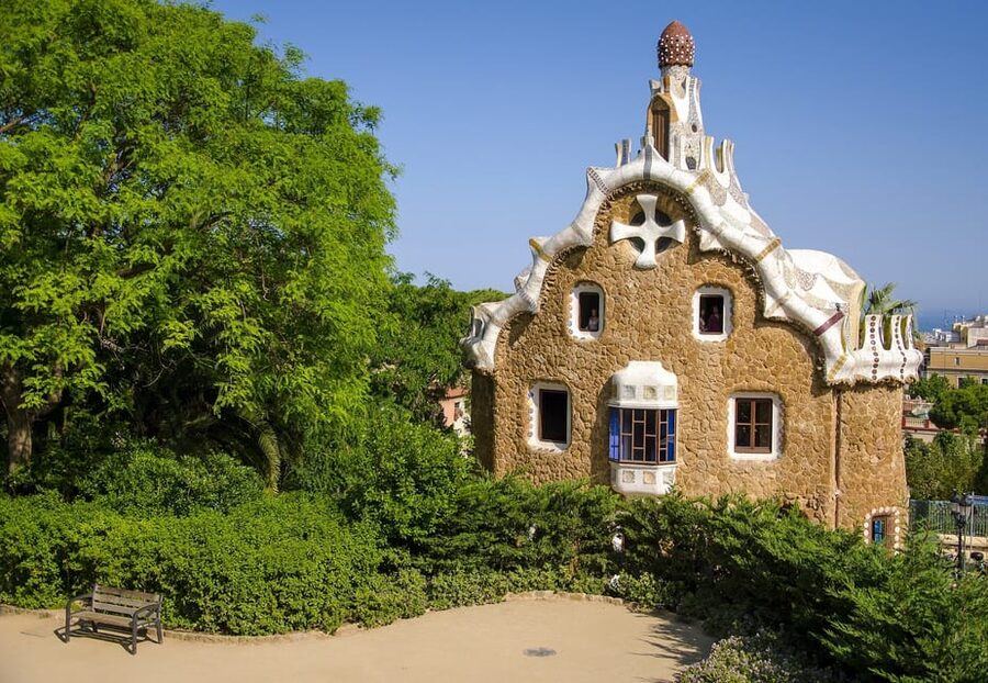 Barcelona: Park Güell Guided Tour - Walking, comfort, and access