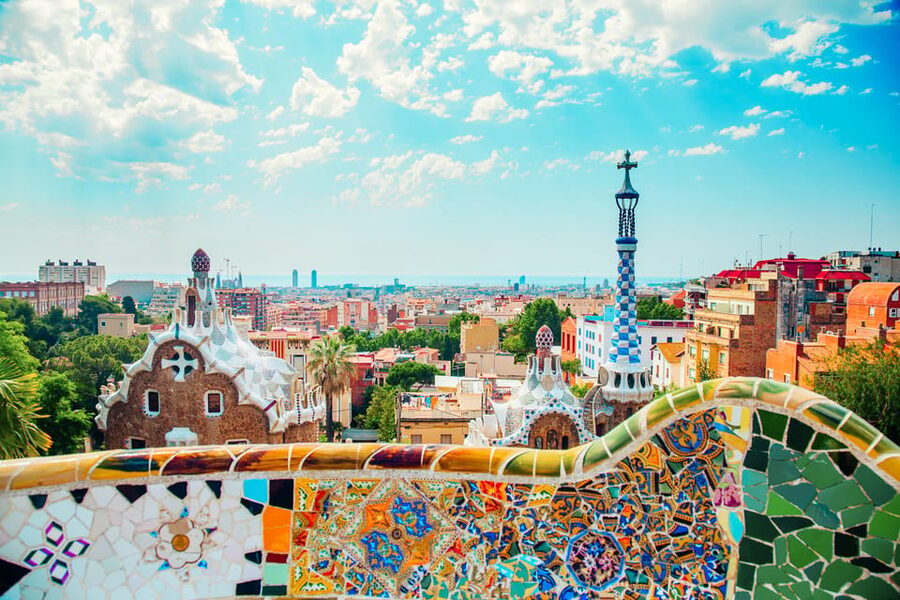 Barcelona: Park Güell Guided Tour & Priority Access - From private project to public park