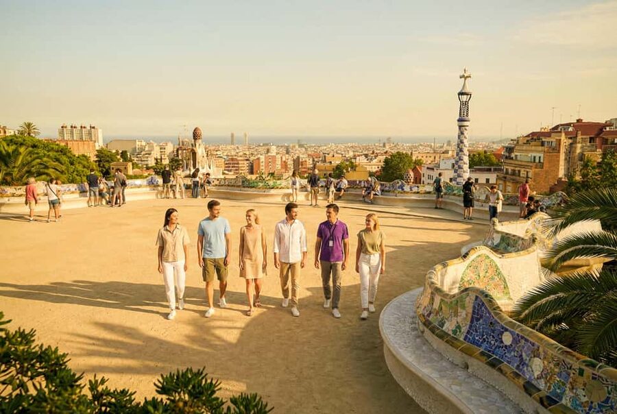 Barcelona: Park Güell Guided Tour with Fast-Track Ticket - The Gaudí House Museum stop