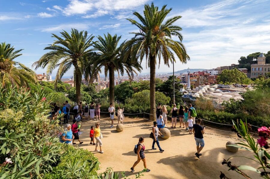 Barcelona: Park Guell Guided Tour with Skip The Line Entry - Why Park Güell is worth seeing with a guide