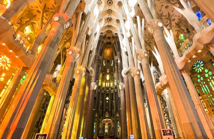Barcelona: Park Güell & La Sagrada Familia Tickets and Tour - Entering La Sagrada Família