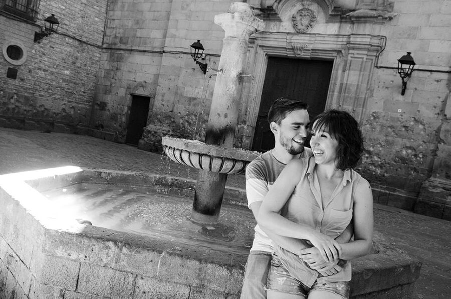 Barcelona: Photoshoot Tour Old Town - Turning Barcelona’s Old Town into a photo studio