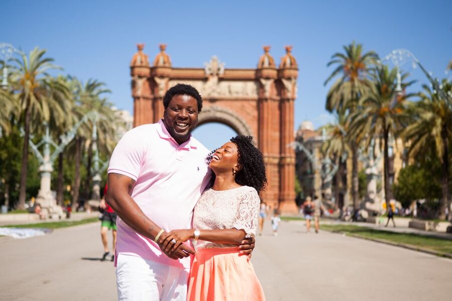 Barcelona: Photoshoot Tour Old Town - Weather, arrival, and simple planning advice