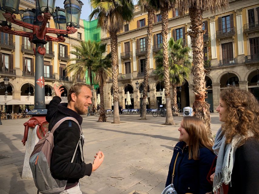 Barcelona: Ramblas, Gothic & Gaudí Architecture Walking Tour - Plaça Reial and the quick look at La Rambla